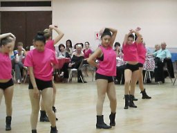 BB 07 YOUNG DANCERS